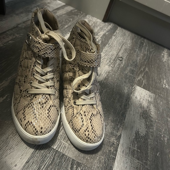 Juicy Couture Hightop Wedge Sneakers. Size 9.5 - Picture 4 of 5